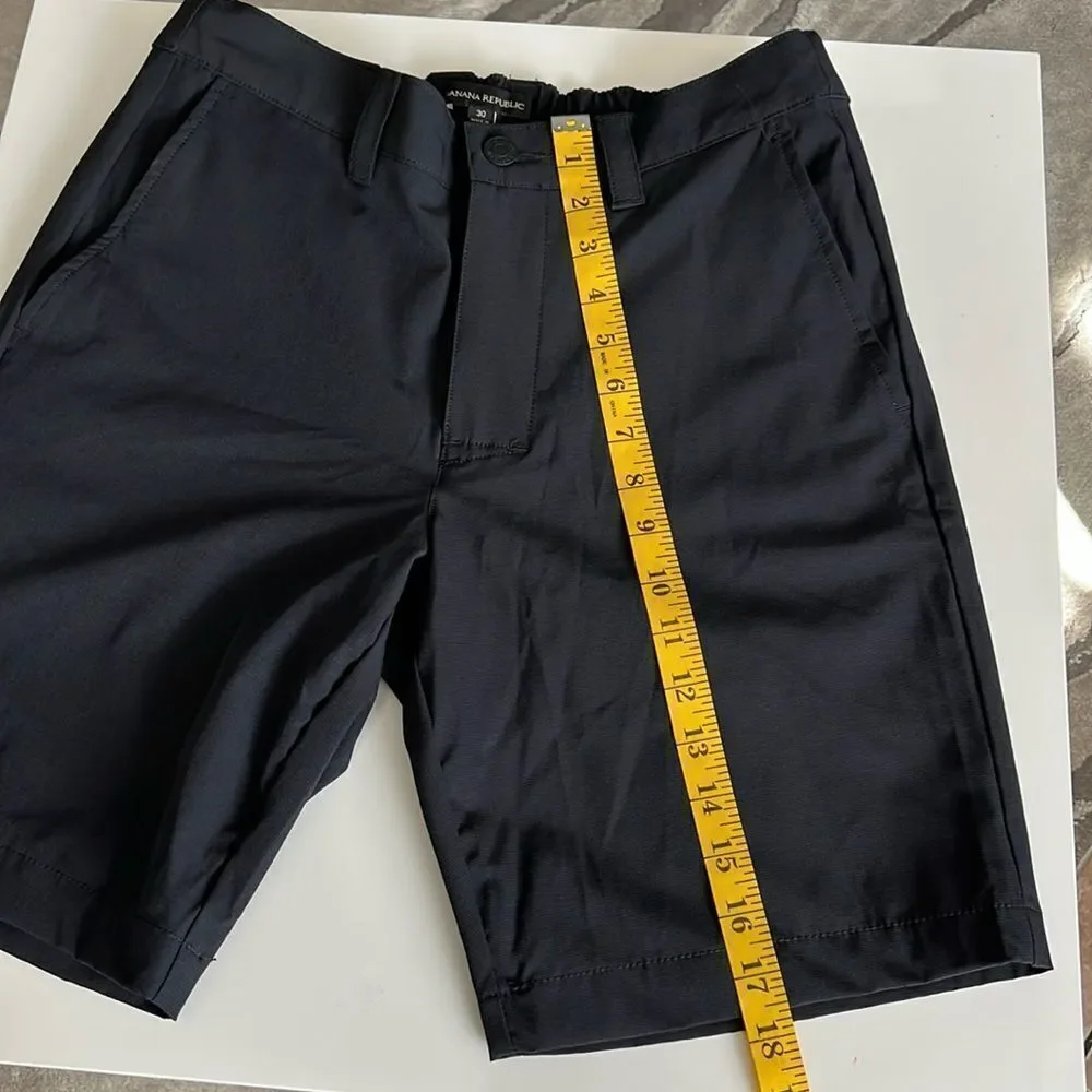 Banana Republic Comfort Flat Front Shorts Men's Size 30 / XS